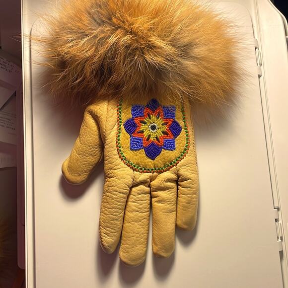 Exquisitely Beaded Tan Premium Buffalo Hide Gloves with Buffalo Fur Trim. OS - Picture 6 of 9